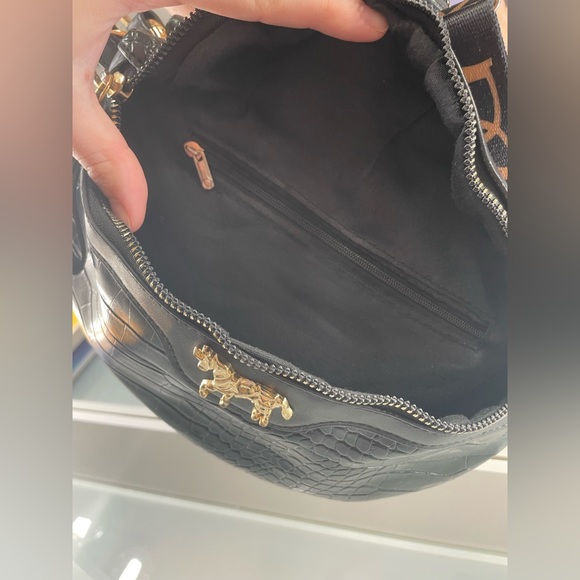 SHEIN black cross body - Picture 2 of 3